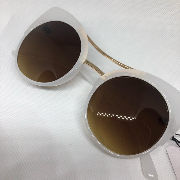 Cat Eye Translucent White Sunglasses - Picture 6 of 6